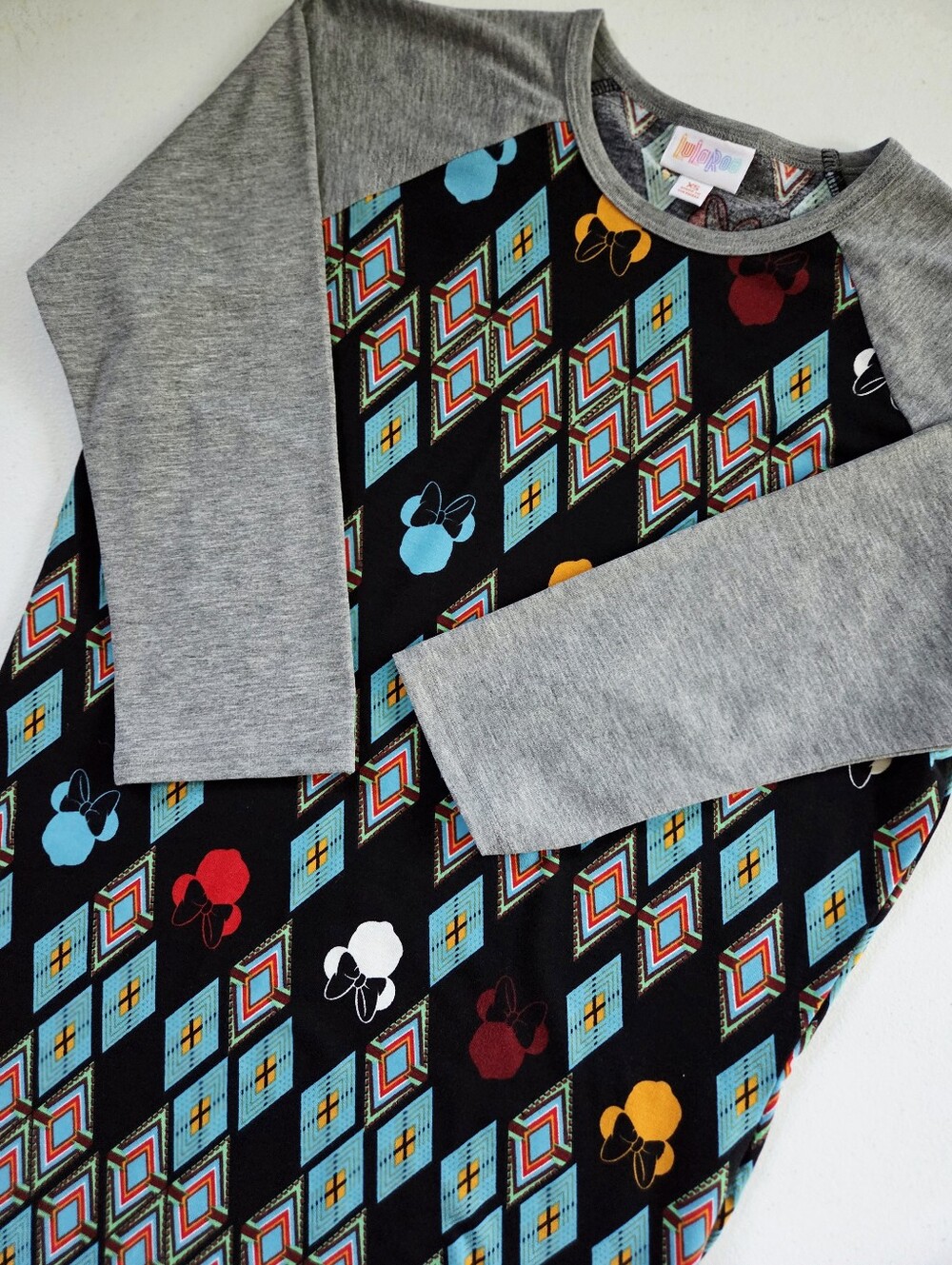LuLaRoe Disney Collection Randy Raglan Top Diamond Minnie Mouse XS NWT